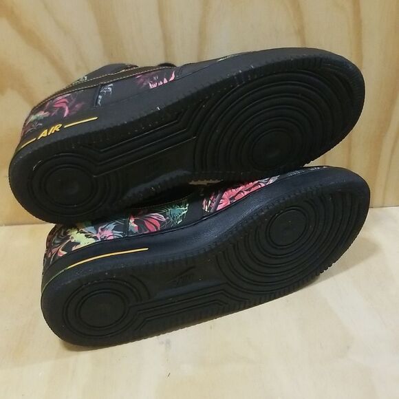 Nike Floral Black Sneakers with Yellow Accents Mens size 11 - Picture 7 of 8